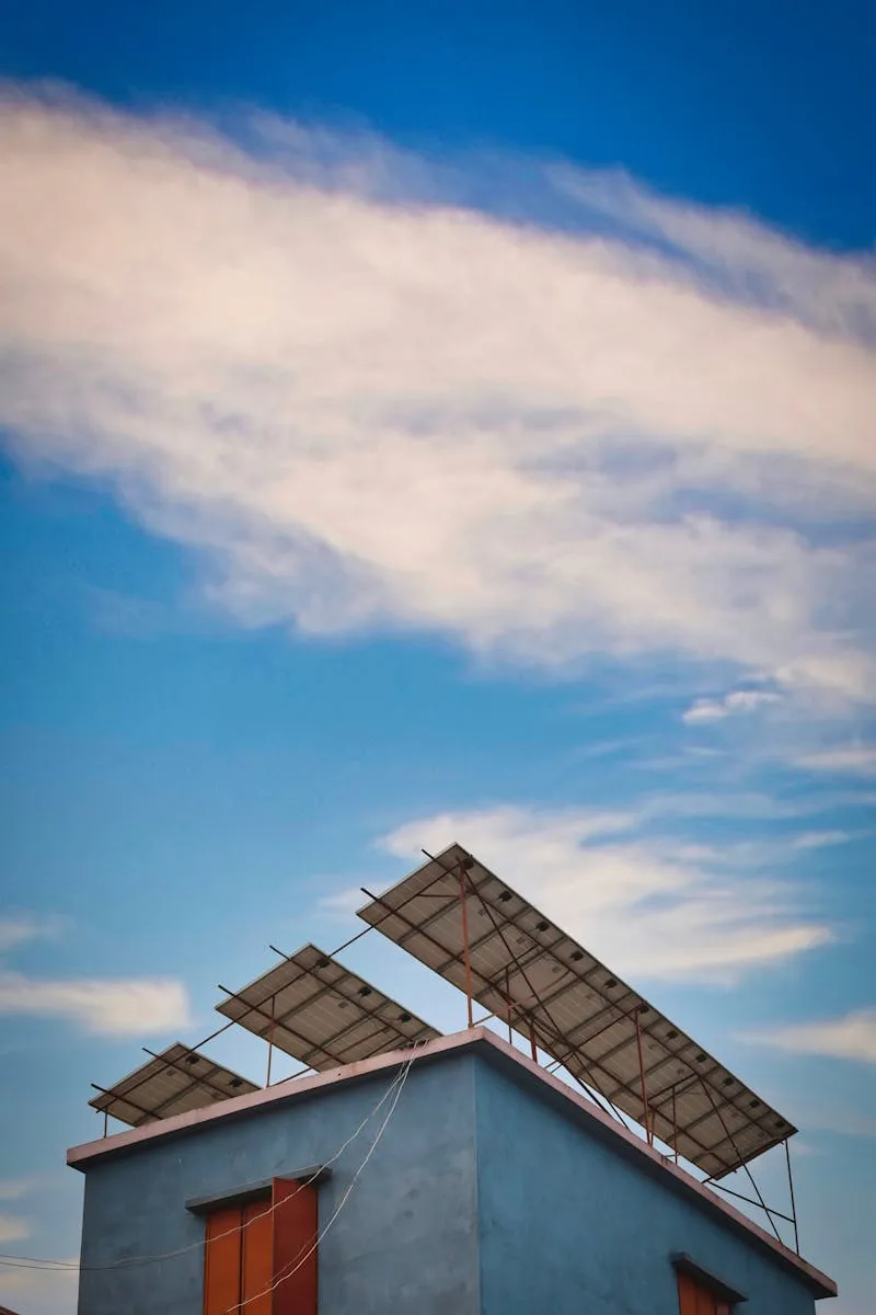 kWp (Kilowatt-peak)